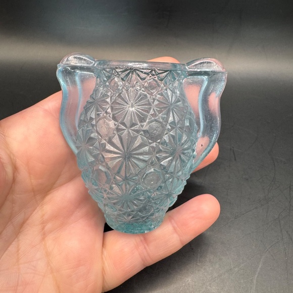 Vintage LE Smith Frosted Blue Urn Toothpick Holder Good Vintage Condition - Picture 7 of 9